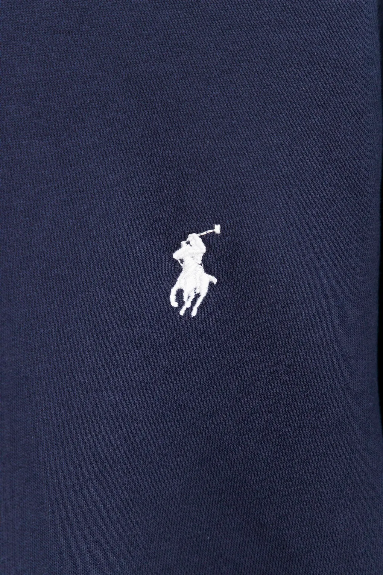 P240 Style No.: Y055 Ralph Lauren/Ralph Lauren pony embroidered zipper cardigan hooded sweatshirt. A one-of-a-kind sweatshirt for autumn and winter is here. You can wear it casually no matter how you wear it! ! This hooded sweatshirt is decorated with the simple style that represents Ralph Lauren and is paired with a pony embroidery pattern, which is three-dimensional and full! The solid color fabric paired with exquisite embroidery instantly sets it off! Hooded sports design, loose and casual fit! The overall texture is very strong! Through the pictures, we can feel the thickness and texture of custom-woven and dyed threads. The workmanship is exquisite. They are shipped from major foreign trade factories. They are all made by masters with many years of experience. Everything is of high standards and requirements! Simple and versatile model ~ Made of imported pique cotton fabric, which is super delicate and soft, close to the body without being tied. All fabrics and accessories are original custom-made and of high quality! Perfectly reflects the brand’s sense of superiority! Standard cut, comfortable stretch, unrestricted movement! Highly practical, high-end and classy! Versatile style ~ can be paired with jeans or jogging pants. Ideal for transitioning from your morning commute to weekend events! Tag, hanging particles, washed, packaging bag, full set of accessories, very good-looking, super exquisite workmanship, size: S-XL, color: navy, black, gray